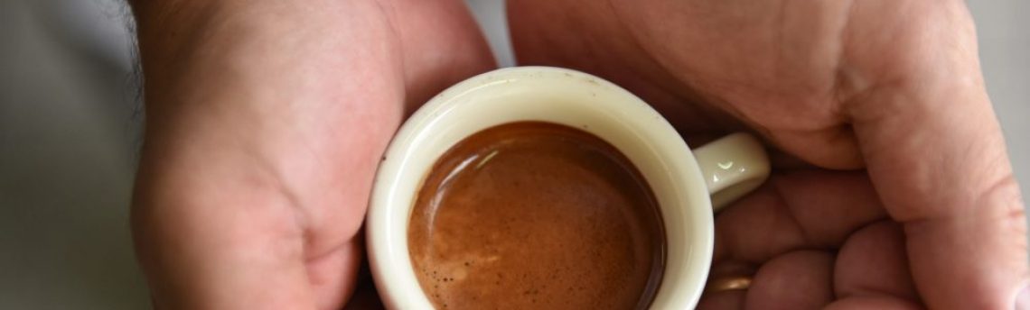 Aggettivi, verbi e sostantivi legati al caffè