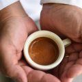 Il rischio di contrarre il Covid19 può diminuire del 10 per cento grazie anche al caffè