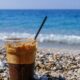 Il rito estivo del gran caffè freddo napoletano, un’arte